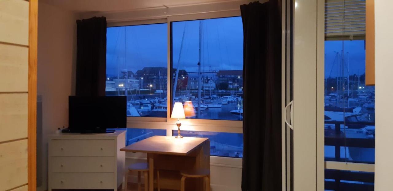 Апартаменты Le Loft-Boat Довиль Экстерьер фото